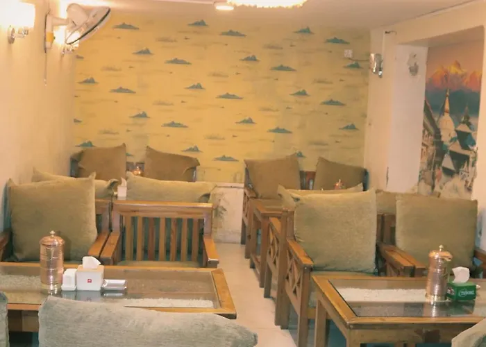 Kailash Mansarobar Banquet And Restaurant 2*