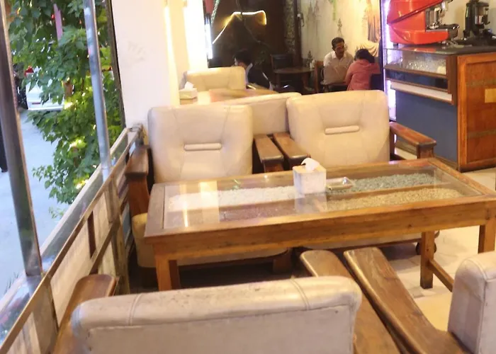 Kailash Mansarobar Banquet And Restaurant 酒店